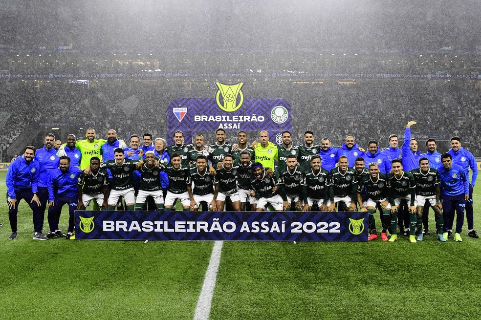 Festa, provocação e emoção: jogadores do Palmeiras celebram título  Paulista; confira