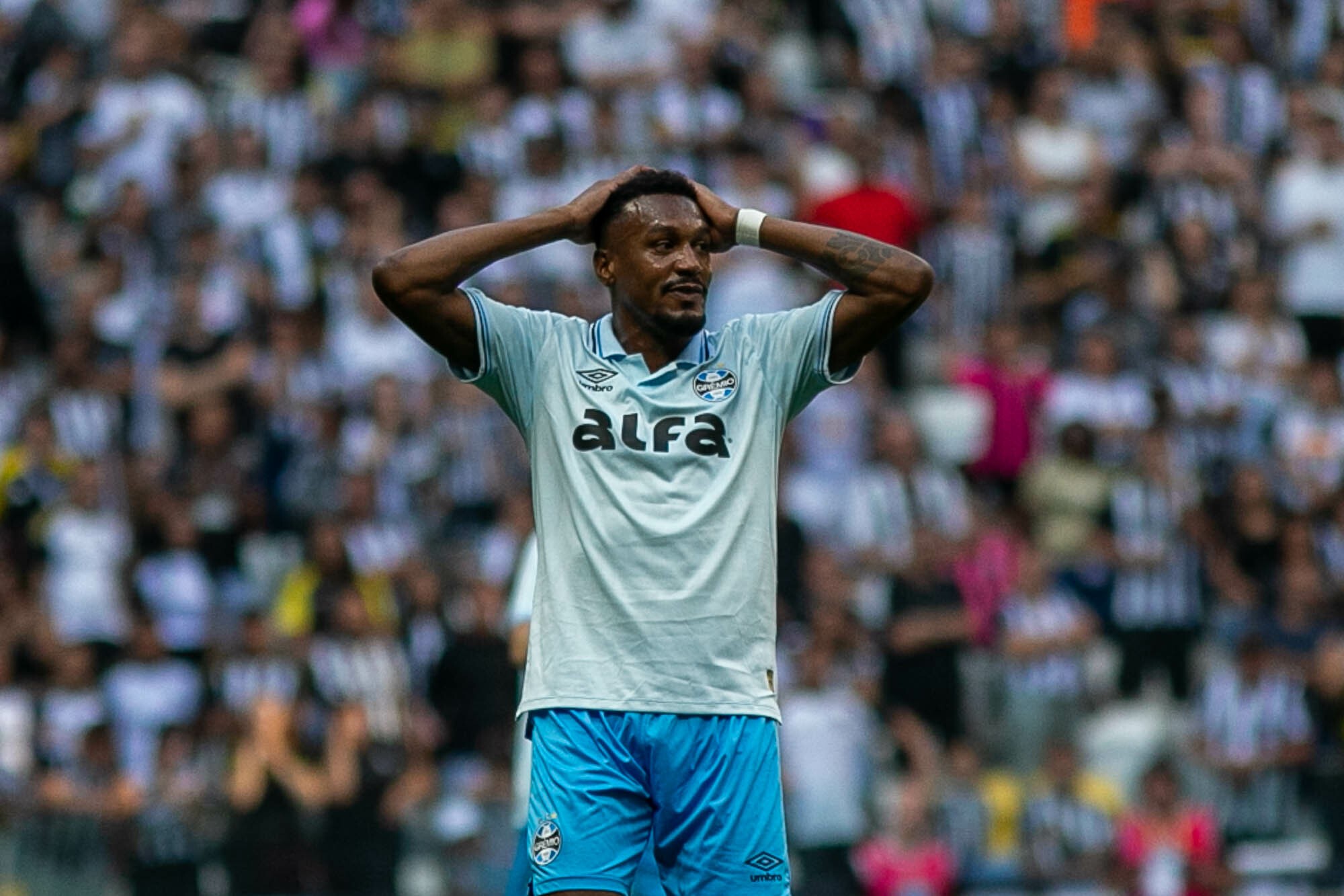 O Grêmio vai ou não renovar com Edenilson? Saiba bastidores da novela  | Ge