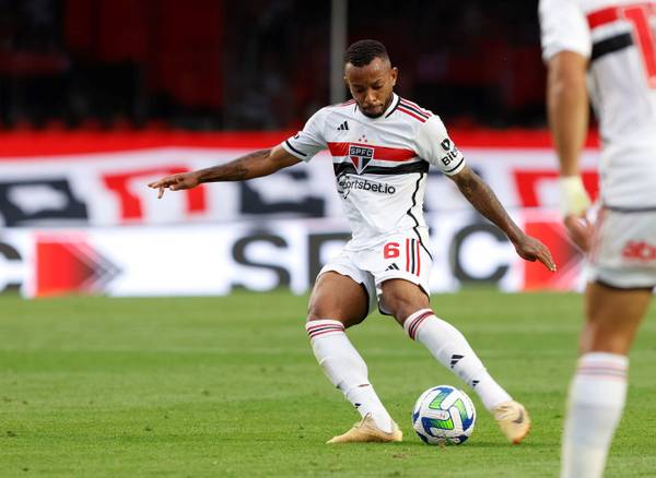 Future of São Paulo left-back Welington’s contract up in the air