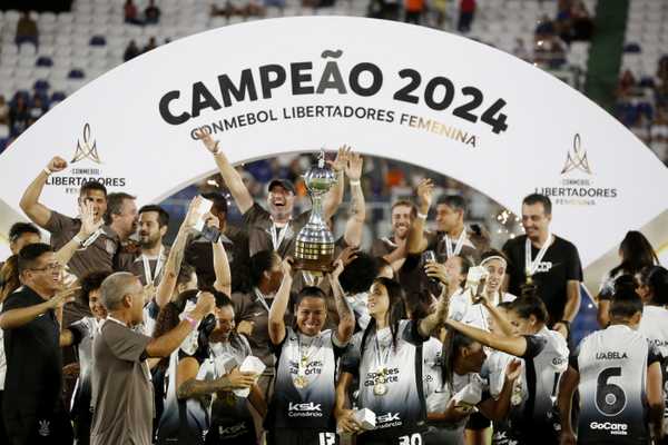 DÍVIDA CONFIRMADA! Corinthians atrasa pagamento de premiação da Libertadores para equipe feminina