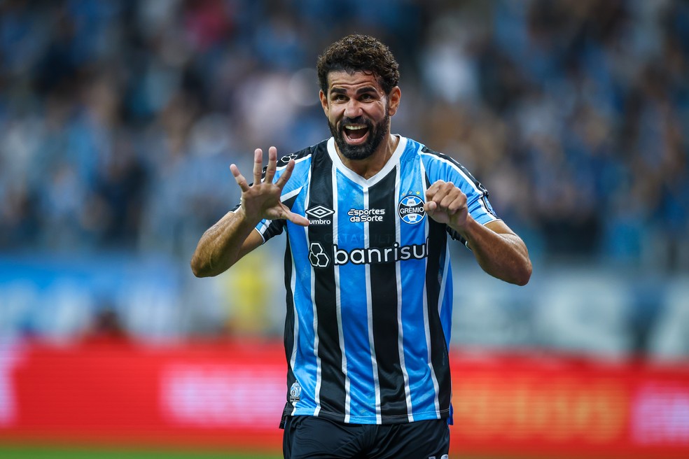 Diego Costa faz terceiro gol do Grêmio na vitória sobre o Flamengo — Foto: Lucas Uebel/Grêmio FBPA