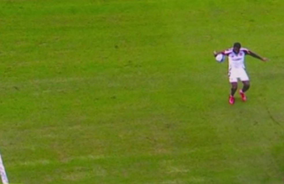 Lance polêmico em Flamengo x Grêmio — Foto: Reprodução sportv