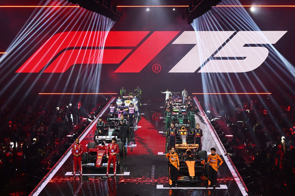 Grid da F1 para evento de lan&ccedil;amento dos carros de 2025, em Londres &mdash; Foto: Clive Mason - Formula 1/Formula 1 via Getty Images