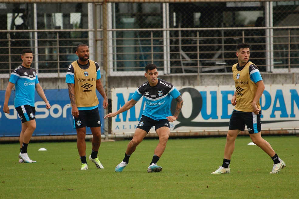 Titulares acompanharam a atividade no CT Luiz Carvalho — Foto: João Victor Teixeira