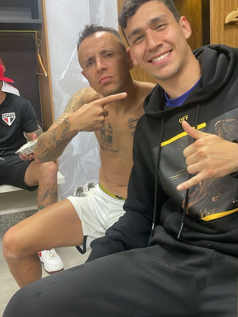 Ferraresi posou para foto com Rafinha na última quarta-feira, após o jogo contra o Palmeiras — Foto: Reprodução/Instagram