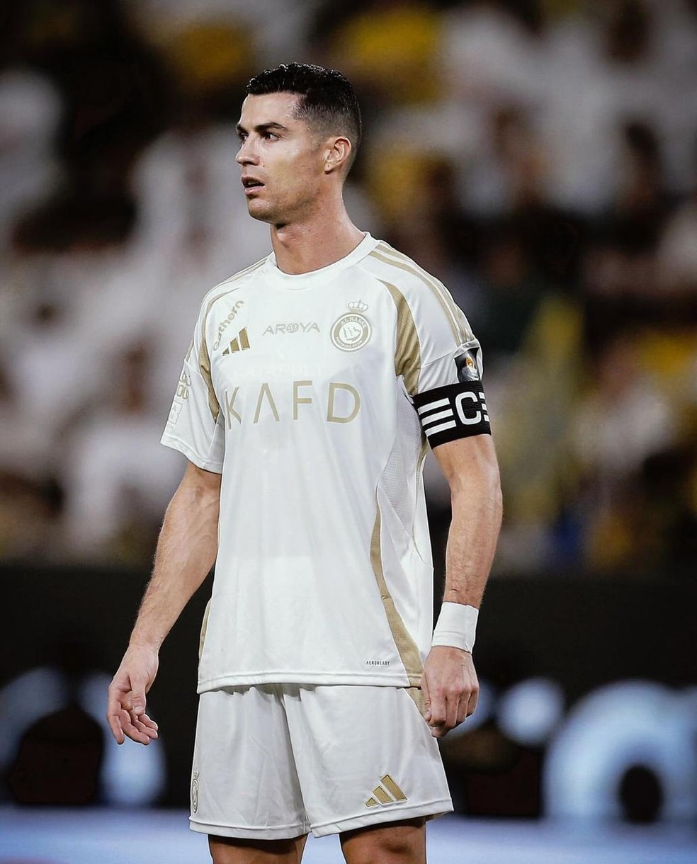 Cristiano Ronaldo em campo, na derrota do Al Nassr para o Al Taawon, na Copa do Rei Saudita — Foto: Reprodução / Al-Nassr
