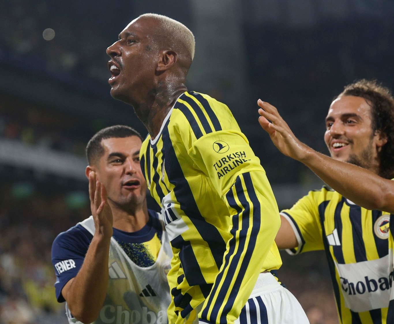 Talisca projeta reencontro com poloneses após gol: "Totais condições de disputar a Champions"