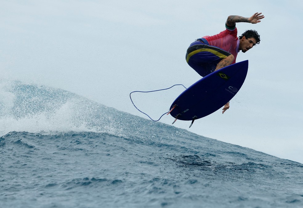 Gabriel Medina surfa nas Olimpíadas — Foto: Reuters