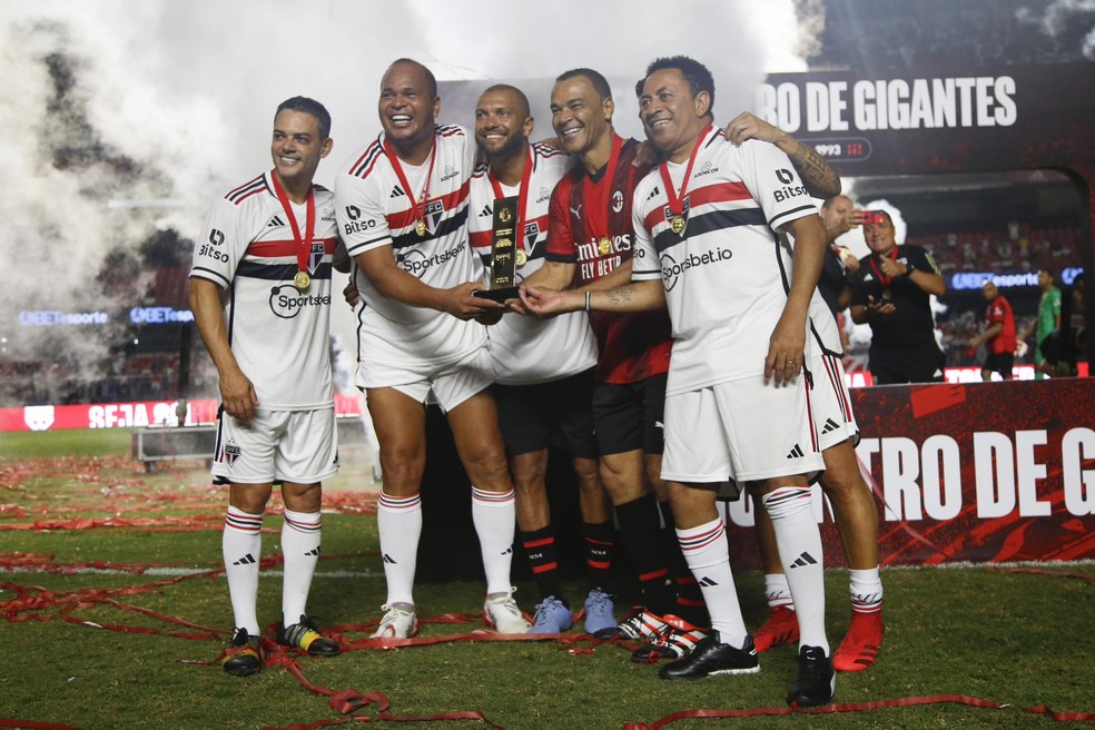 Na reedição de 1993, ídolos do São Paulo vencem Milan em jogo festivo no  Morumbi - Gazeta Esportiva