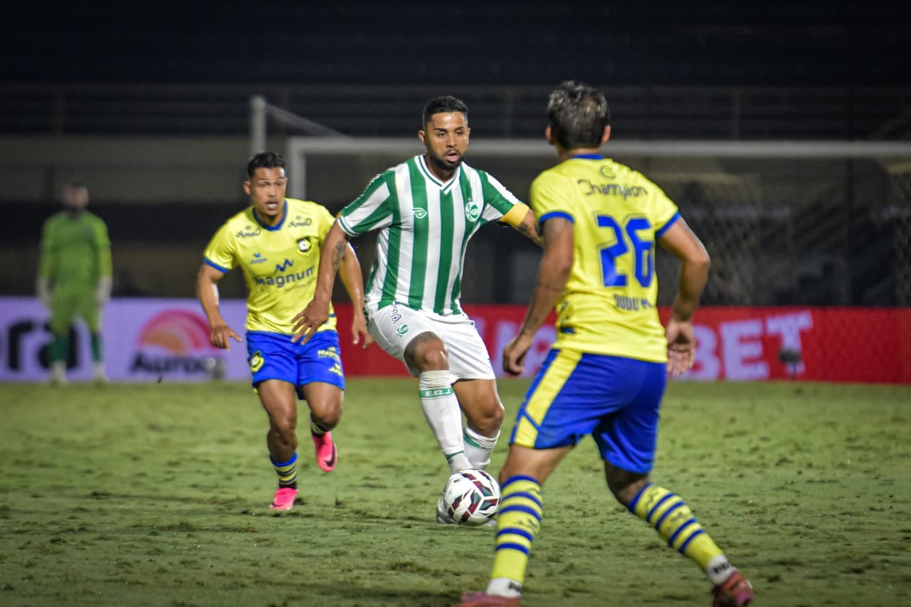 Rodrigo Sam é líder em desarmes e o maior passador do Juventude na Série B; veja números