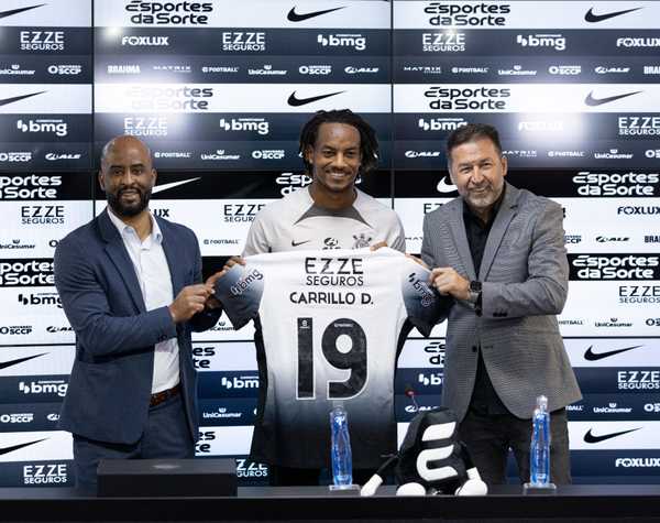 André Carrillo escolhe Corinthians após consultar Guerrero e Ramírez para dicas