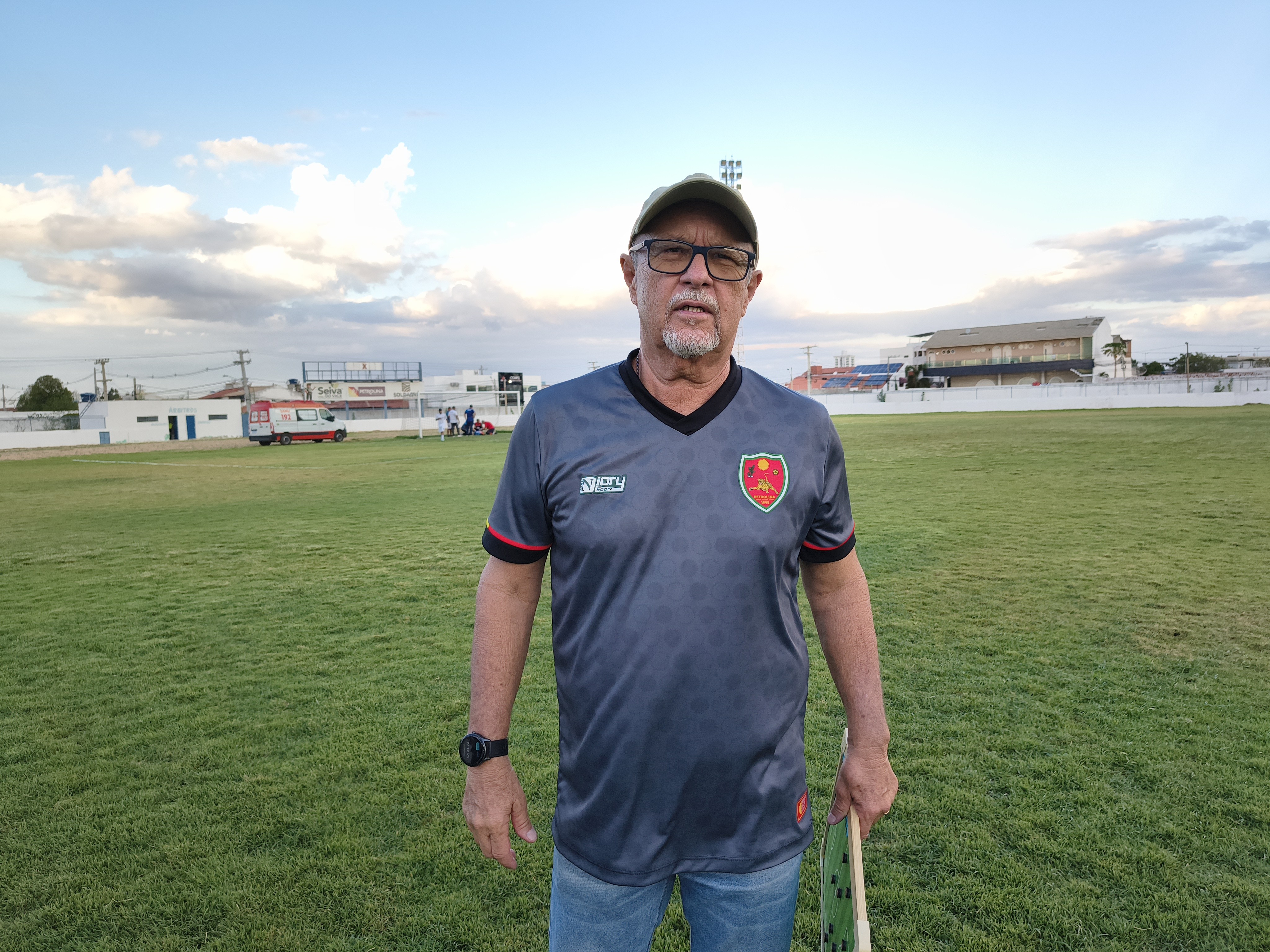 Fique por dentro: Pedro Manta revela "sacudida" no vestiário para Petrolina deslanchar em clássico