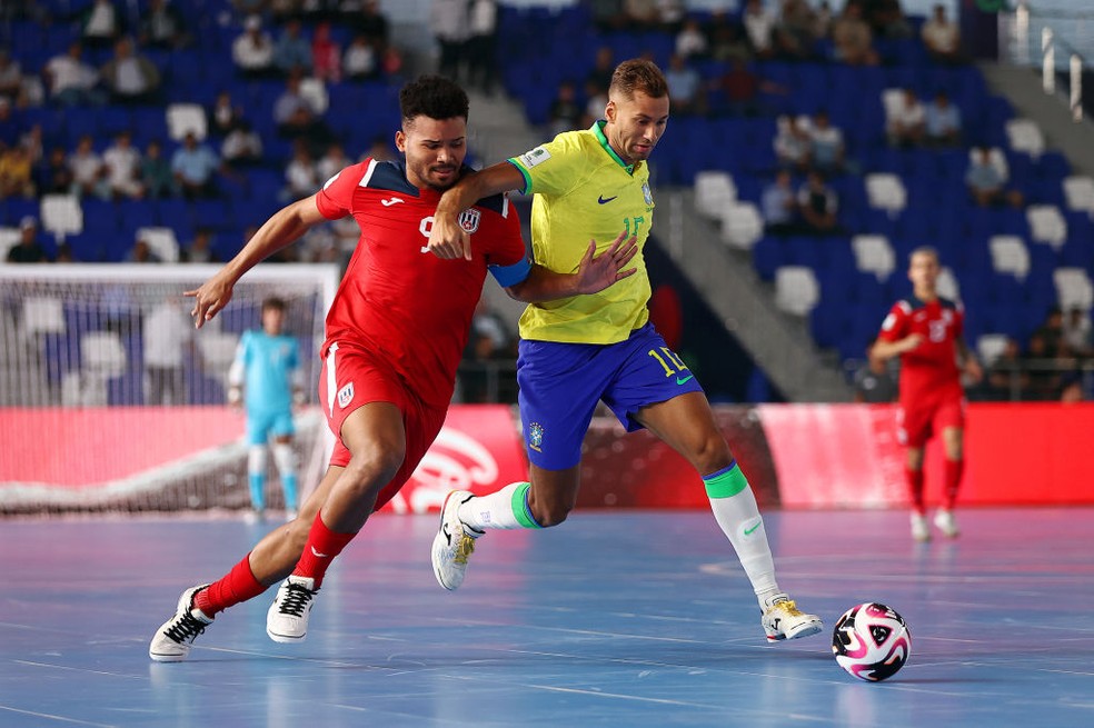 Pito na Copa do Mundo de Futsal 2024 — Foto: Robertus Pudyanto - FIFA/FIFA via Getty Images