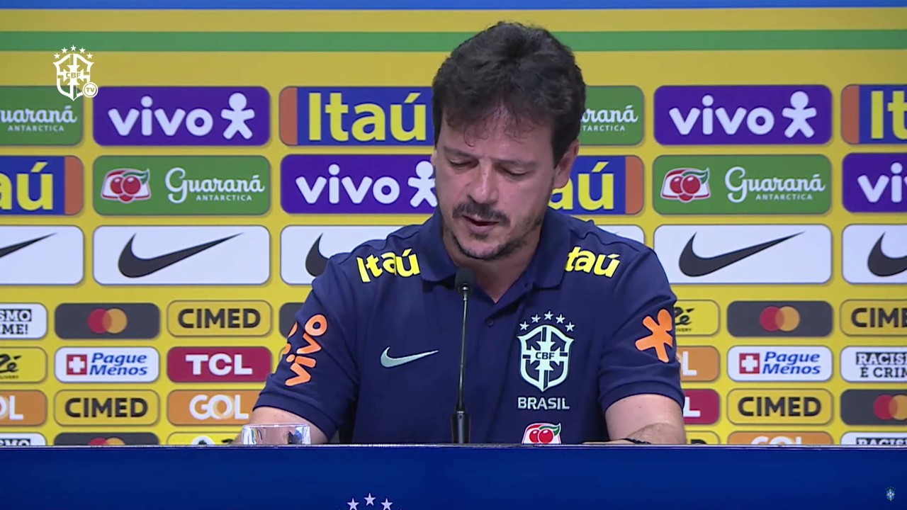 Brasil x Sérvia: árbitro da estreia já expulsou Ronaldinho e apitou ouro  olímpico do Brasil em 2016