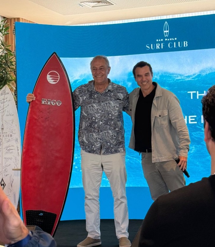 Rico de Souza e Shaun Tomson: reencontro de lendas do surf.
