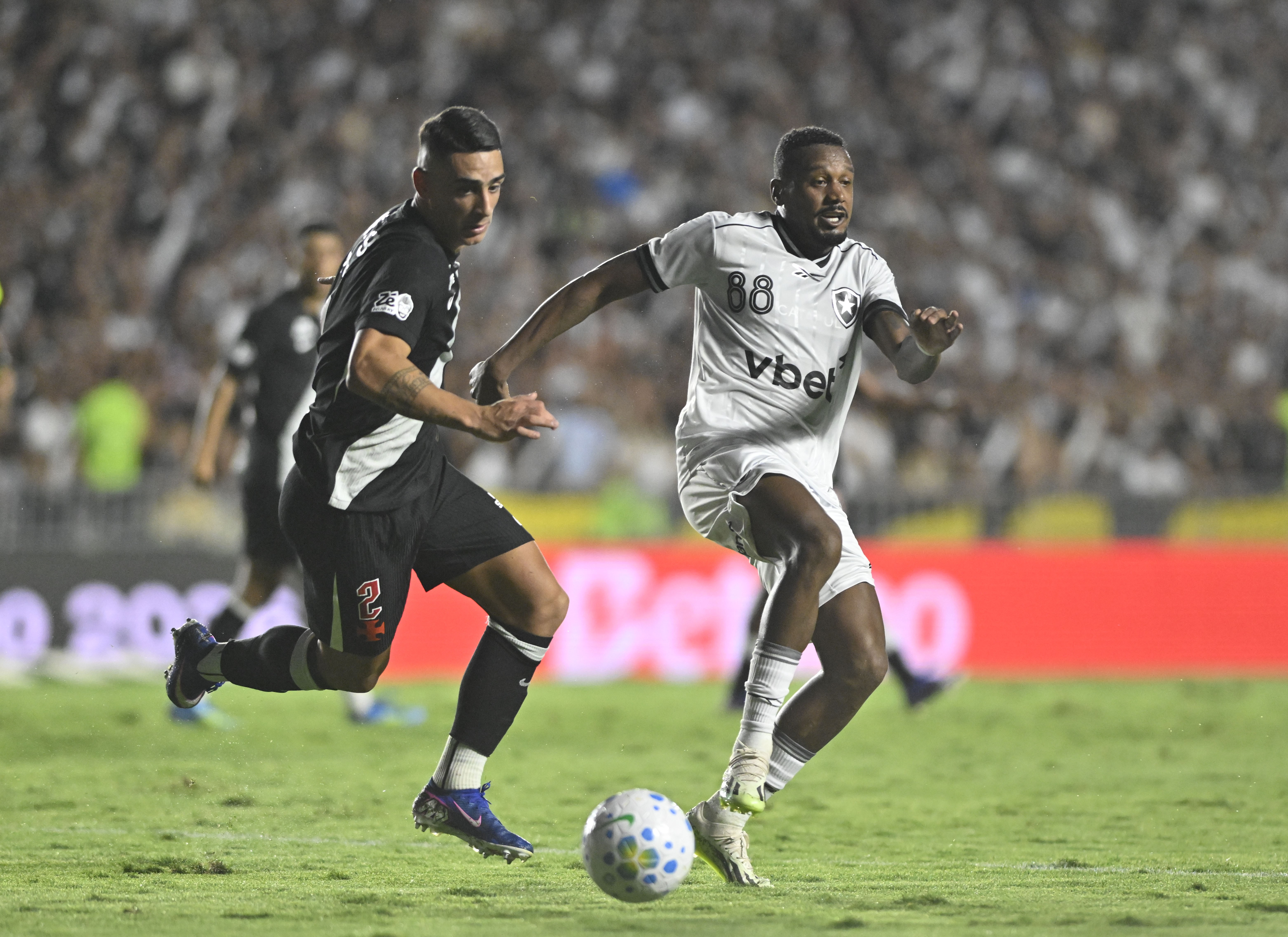 Cartola: Botafogo x Vasco pode fazer a diferença no seu time na #29; veja números do Gato Mestre