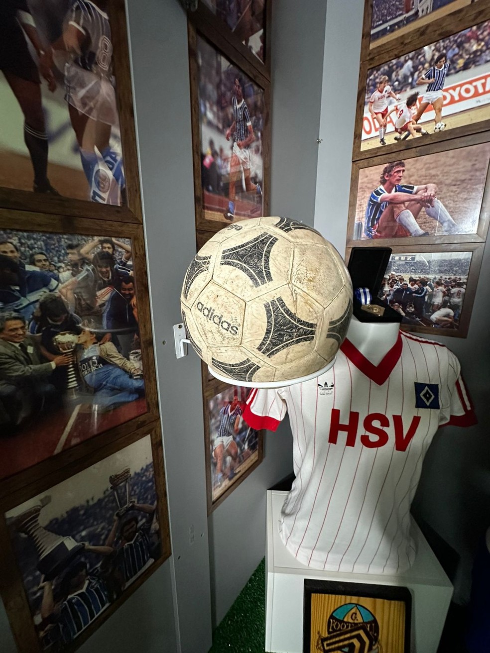 Relíquias do Mundial Grêmio 1983 — Foto: Arquivo pessoal