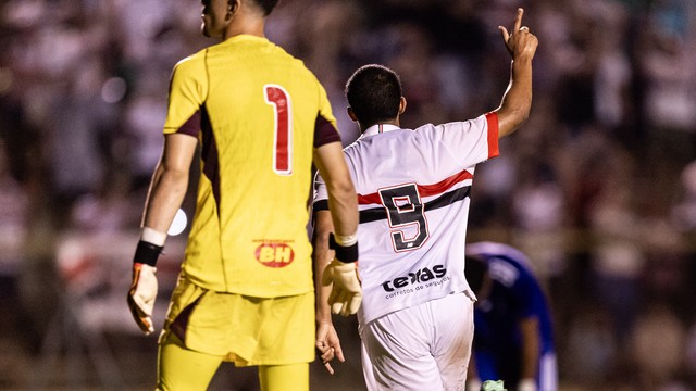 Ryan Francisco comemora gol do São Paulo contra o Cruzeiro, pela Copinha