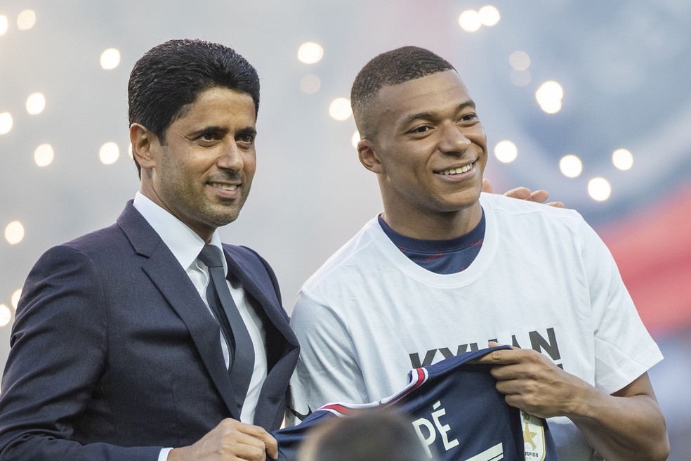 Santos vê conversa com dono do PSG próximo do que pensa sobre 'investimento  no futebol