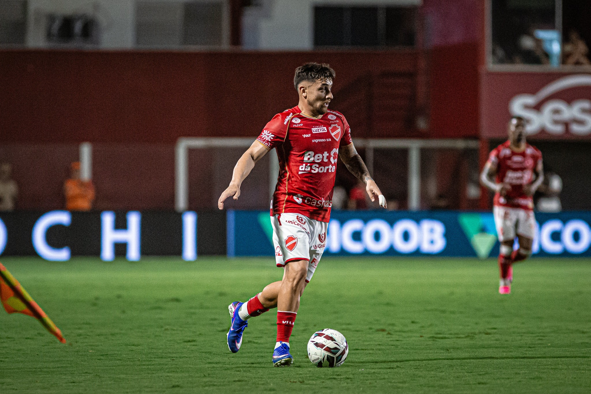 Vila Nova perde João Vieira por suspensão para duelo de líderes contra o Novorizontino