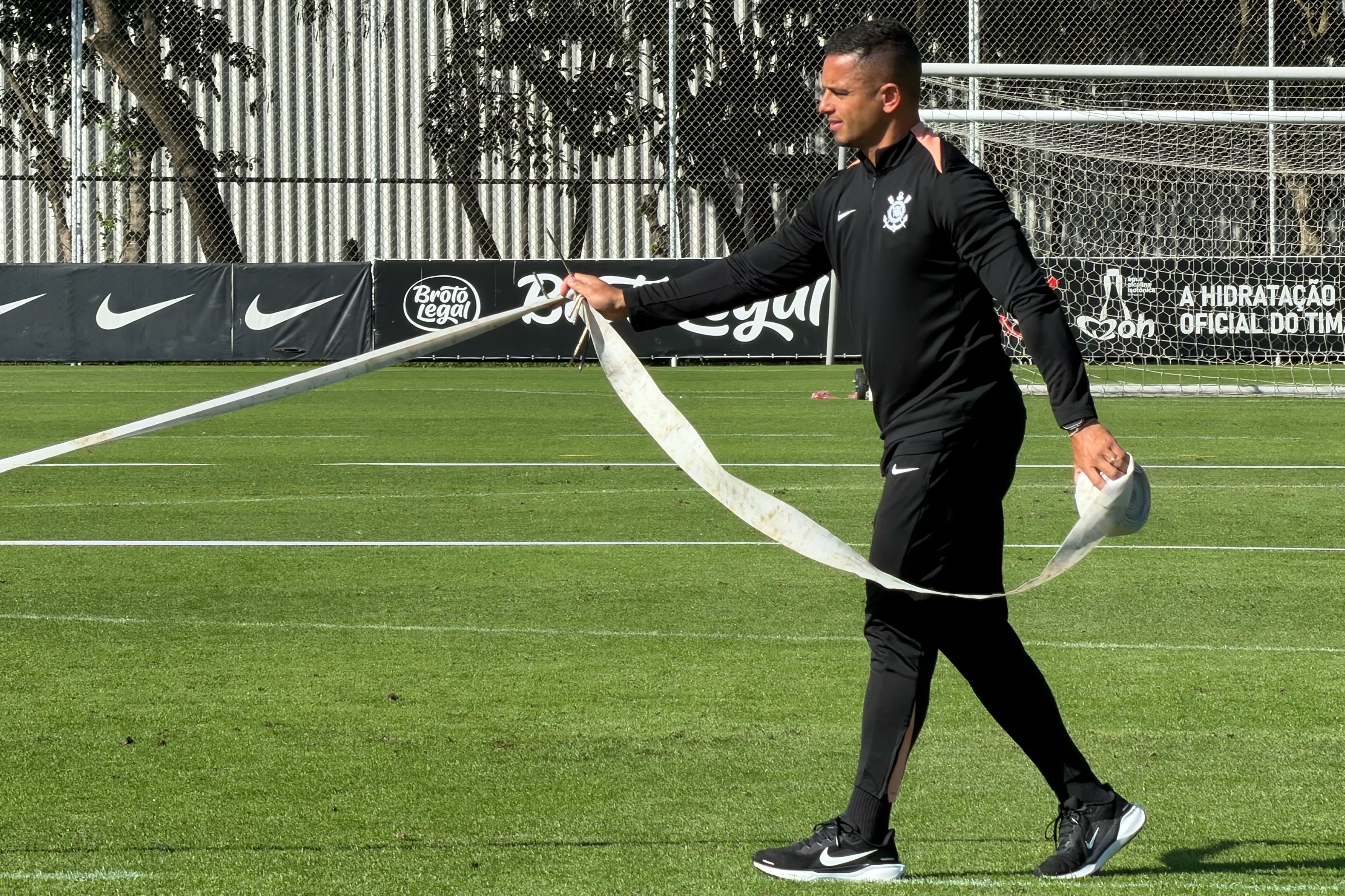 Corinthians apresenta Marlon Muniz como novo preparador físico