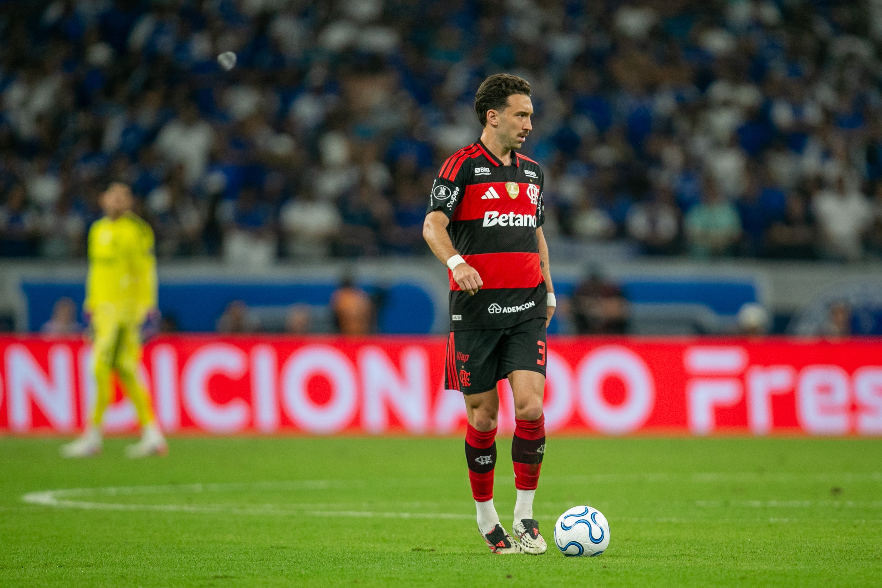 Léo Ortiz celebra retorno na Libertadores e projeta duelo contra o Mirassol