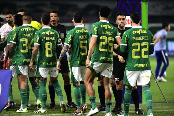 Atuações do Palmeiras: Estêvão se destaca com Veiga e Weverton surpreende com assistência