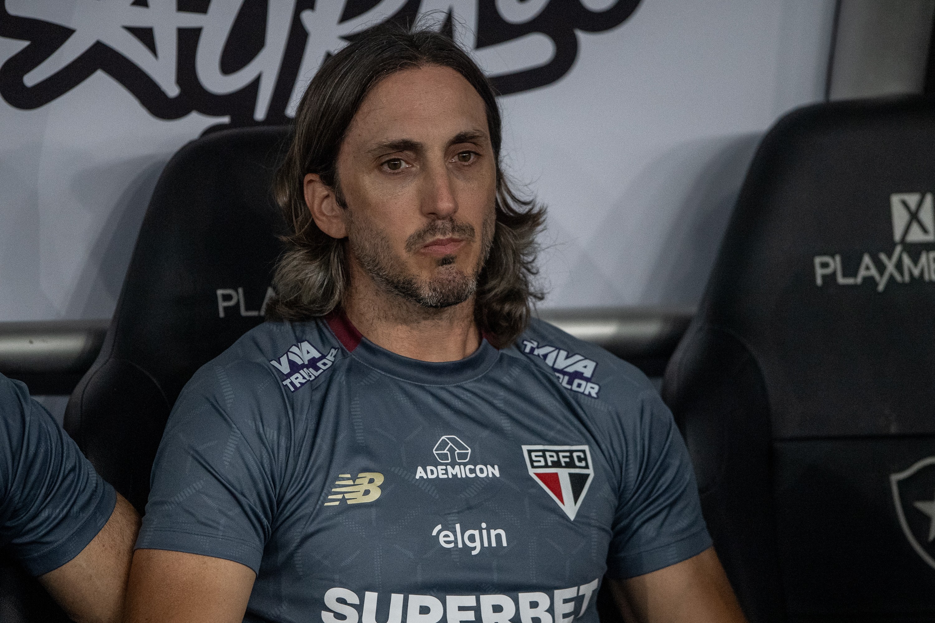 São Paulo melhora, mas defesa de Zubeldía freia vitória sobre o Botafogo