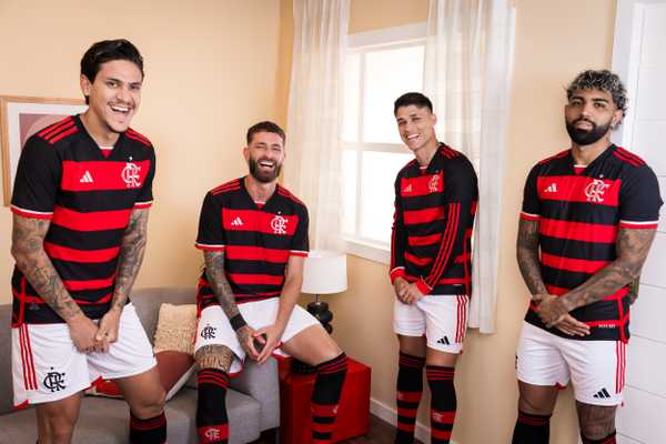 Con Pedro, Gabigol y Cristian como modelos, Flamengo estrena sus uniformes;  Espalda de manga larga 📷 |  Flamenco