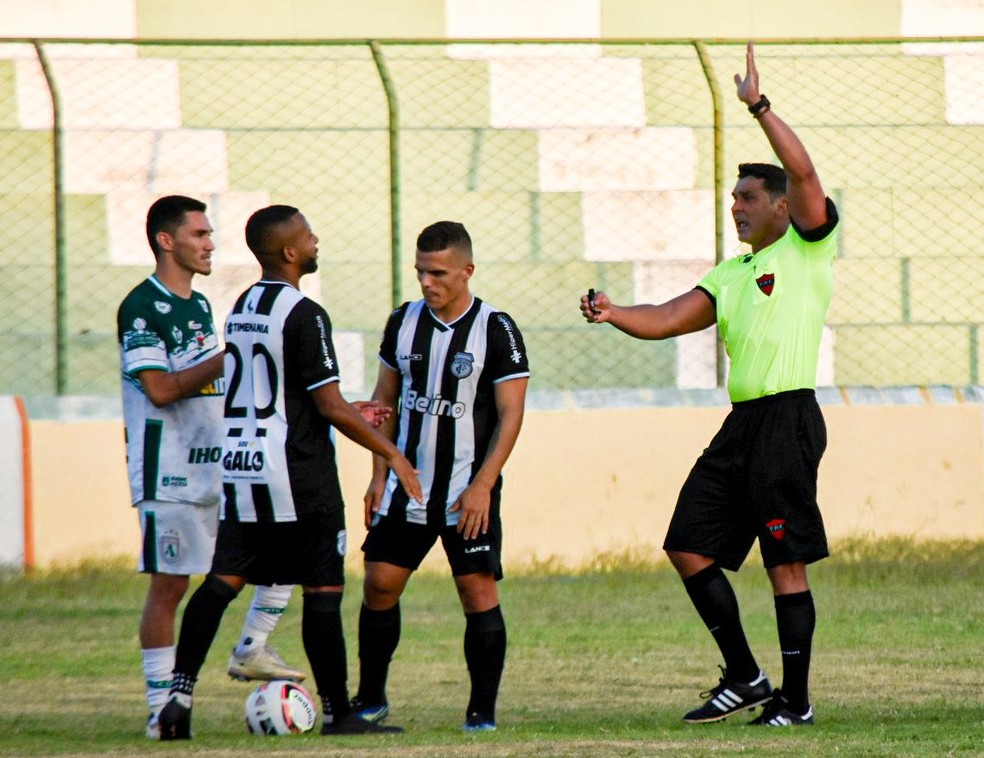 Neste domingo! Confira os horários dos jogos de futebol na TV - Polêmica  Paraíba - Polêmica Paraíba