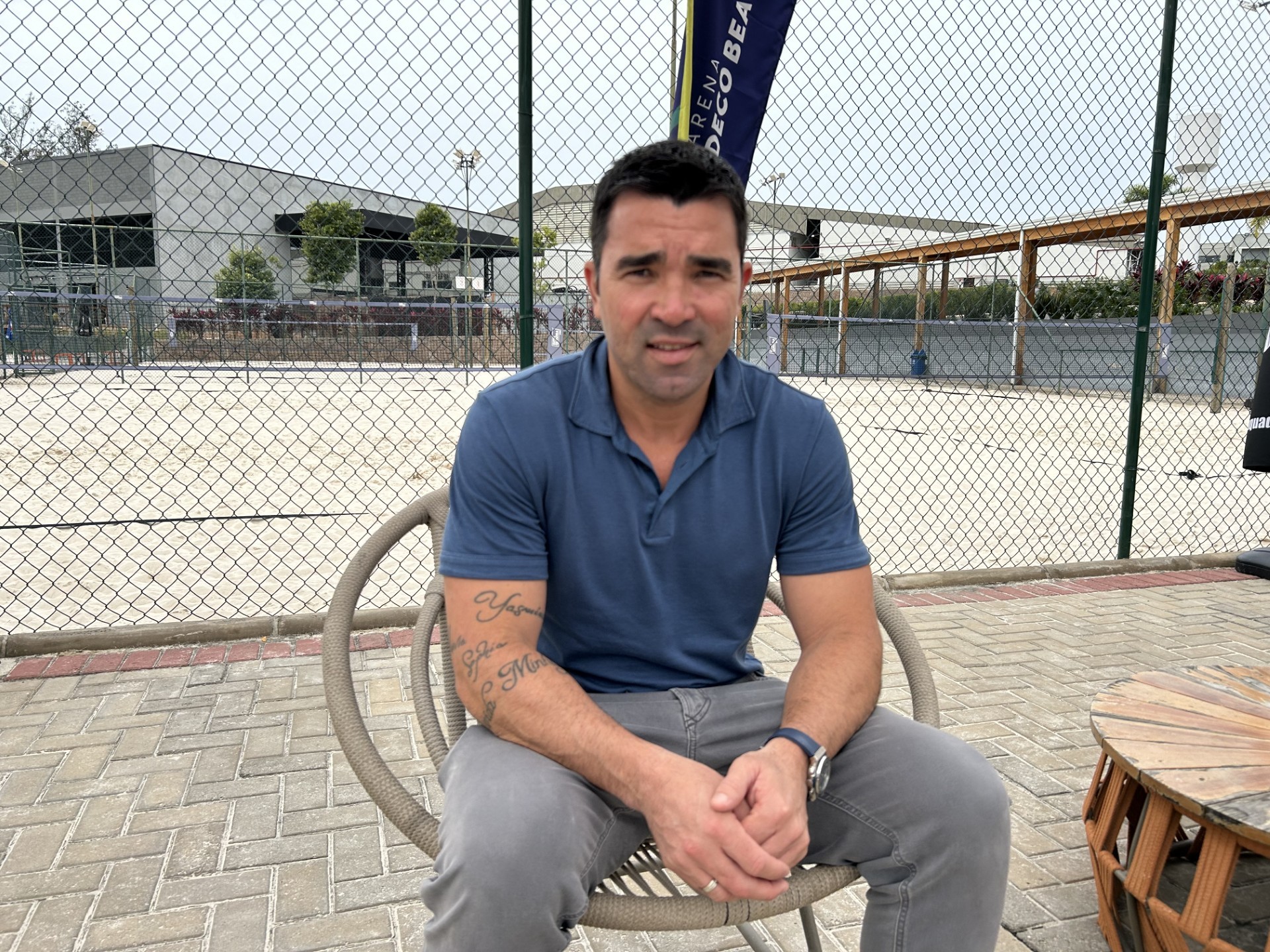 Deco cita magia de Yamal e explica saída de Vitor Roque do Barcelona: 