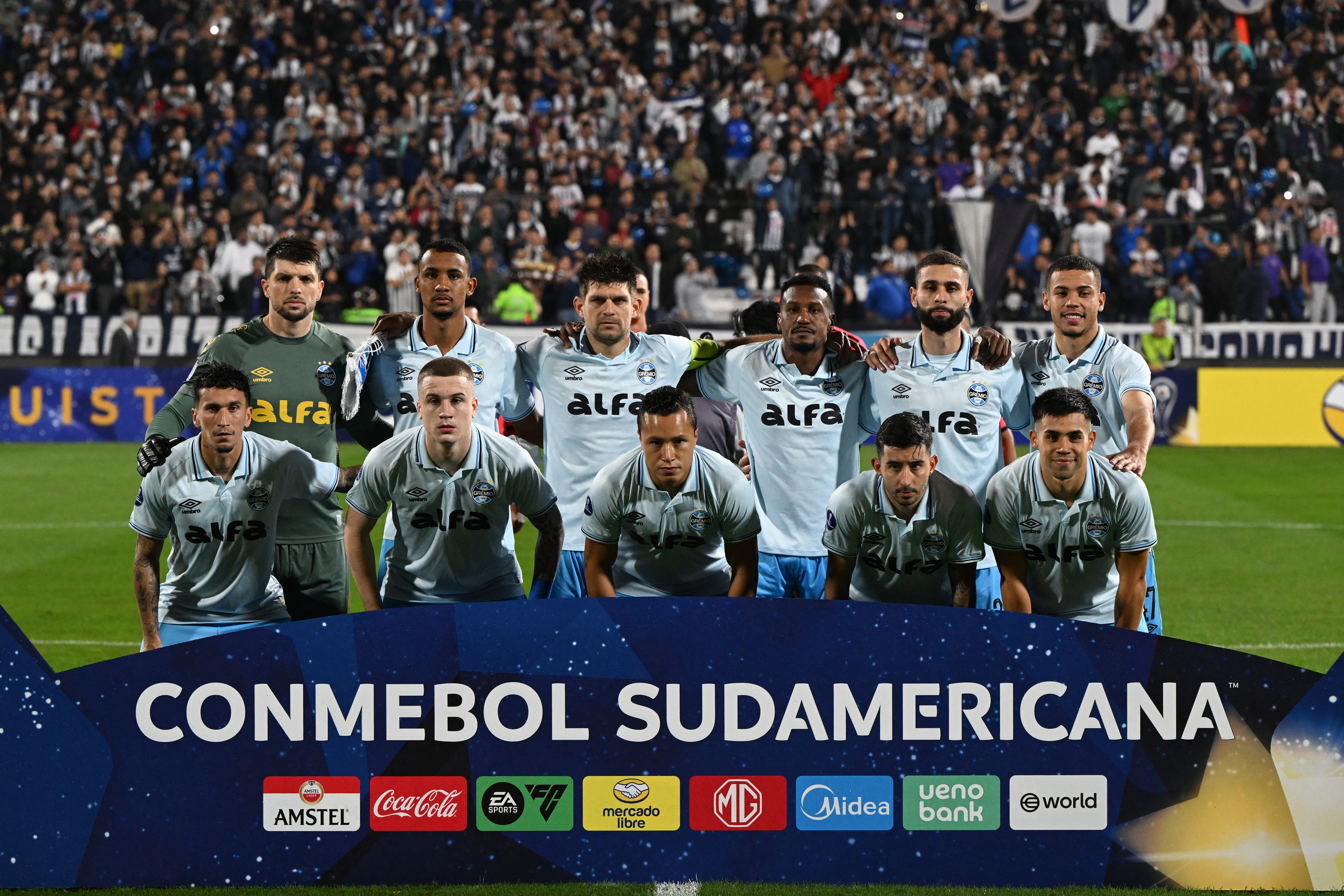 Grêmio perde no playoff da Sul-Americana em atuação desanimadora: avalie as notas.