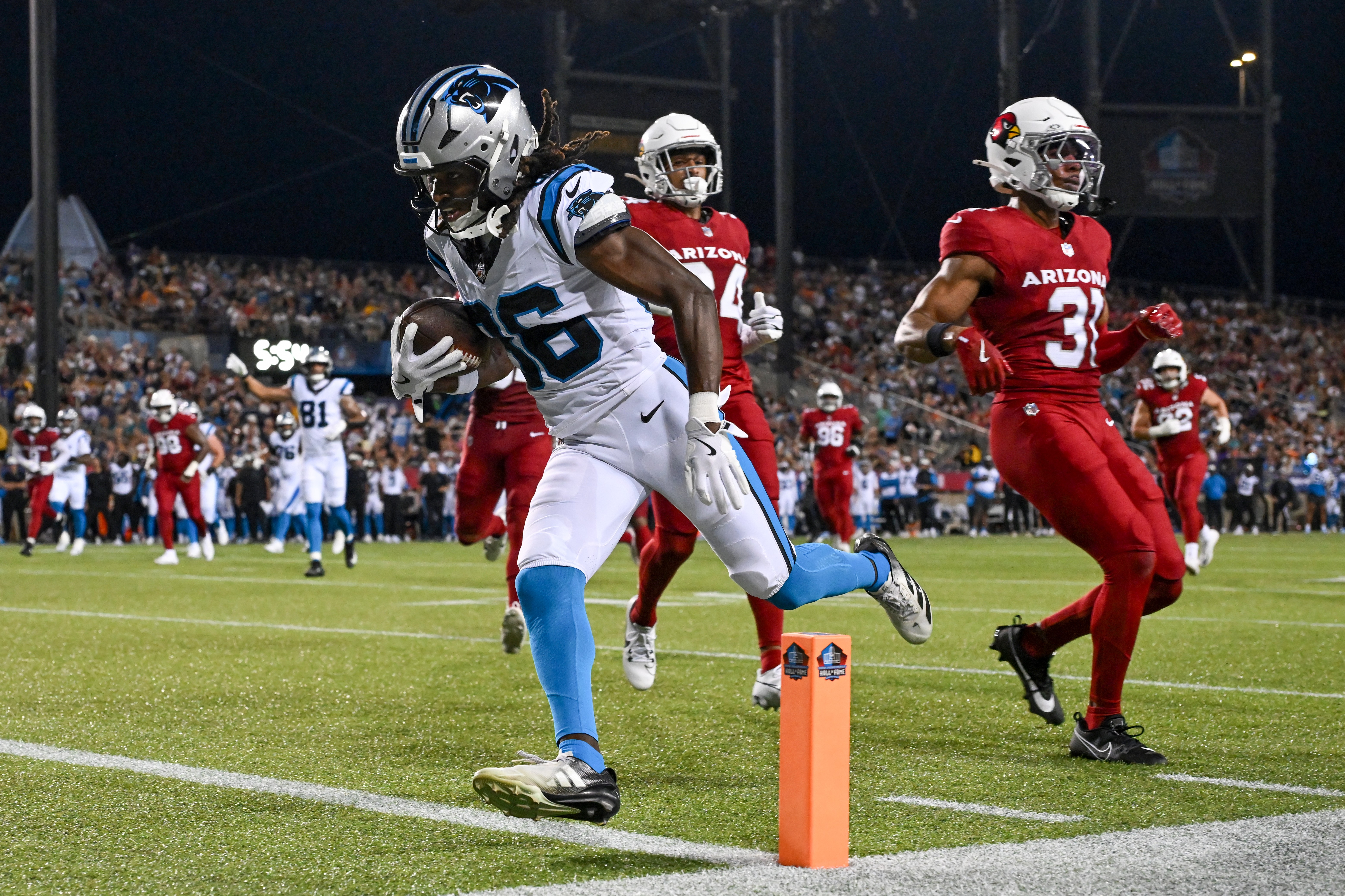 NFL: Haynes King comanda virada eletrizante dos Panthers sobre Cardinals na pré-temporada