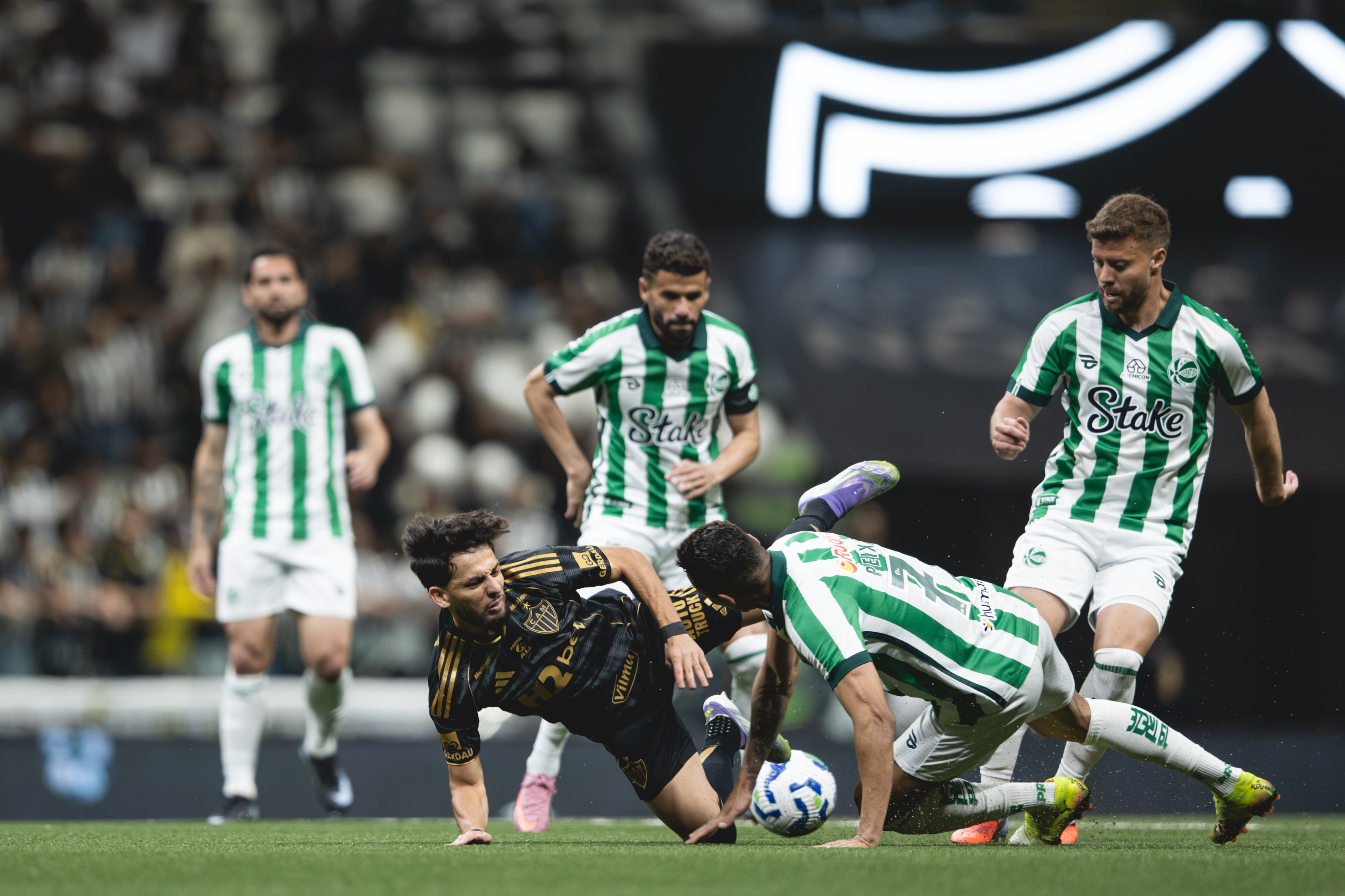 Análise: Atlético-MG cria para vencer, mas não consegue furar a pior defesa do Brasileirão