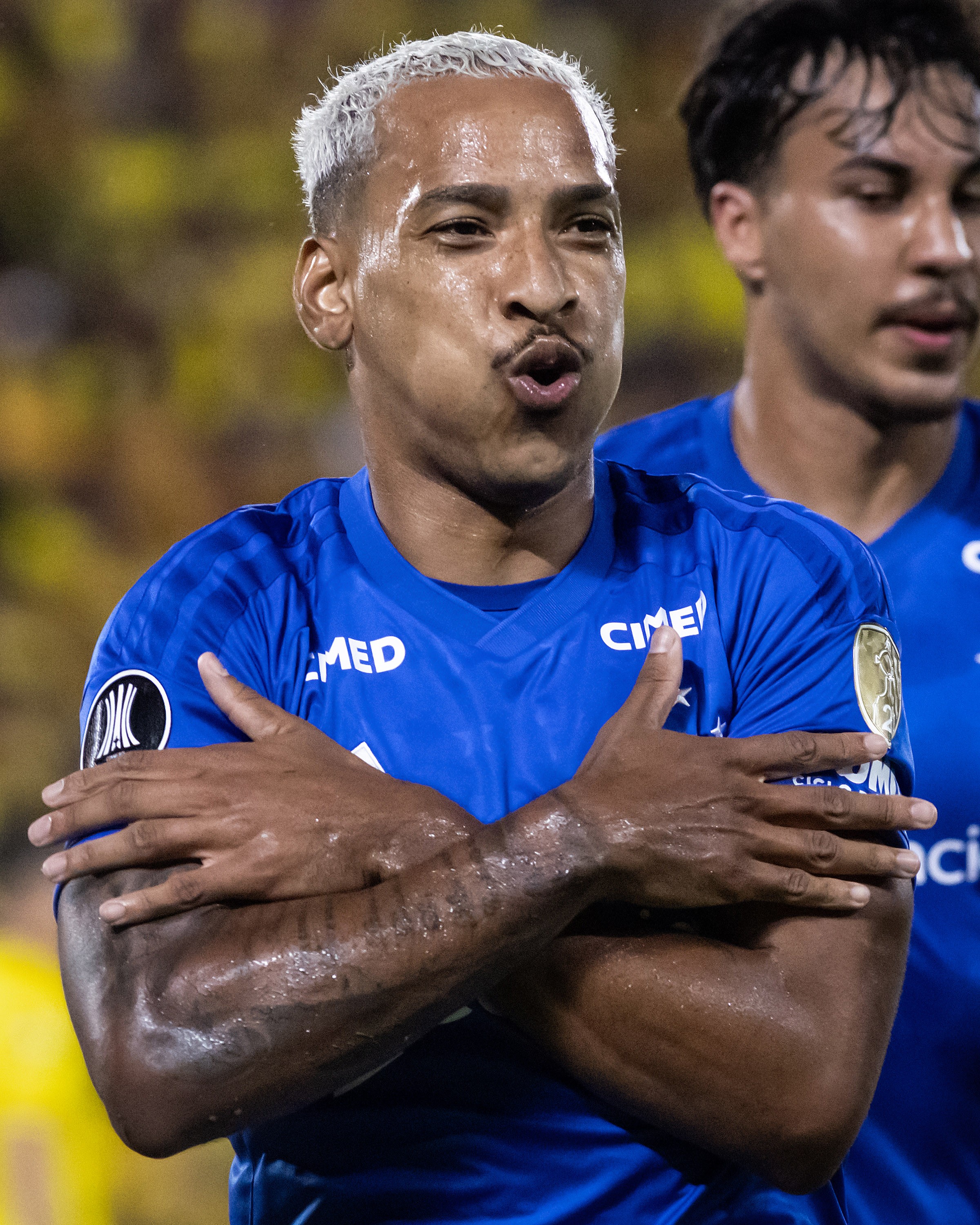 Fagner brilha e Matheus Pereira se destaca com gol decisivo na vitória do Cruzeiro