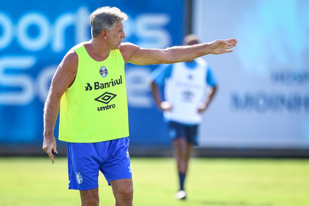 Renato Portaluppi em treino do Grêmio, no CT Luiz Carvalho — Foto: Lucas Uebel/Grêmio FBPA