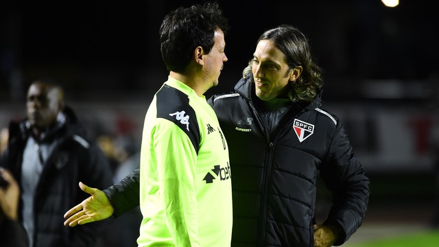 Fernando Diniz e Zubeldia, durante conversa antes da partida entre São Paulo x Vasco
