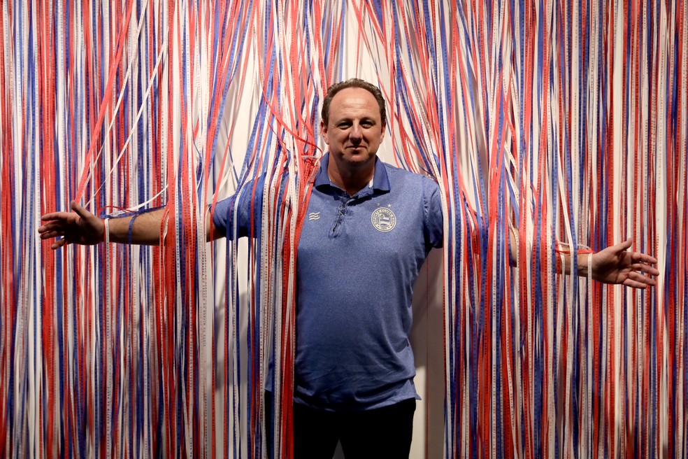 Rogério Ceni na chegada ao Bahia — Foto: Felipe Oliveira / EC Bahia / Divulgação