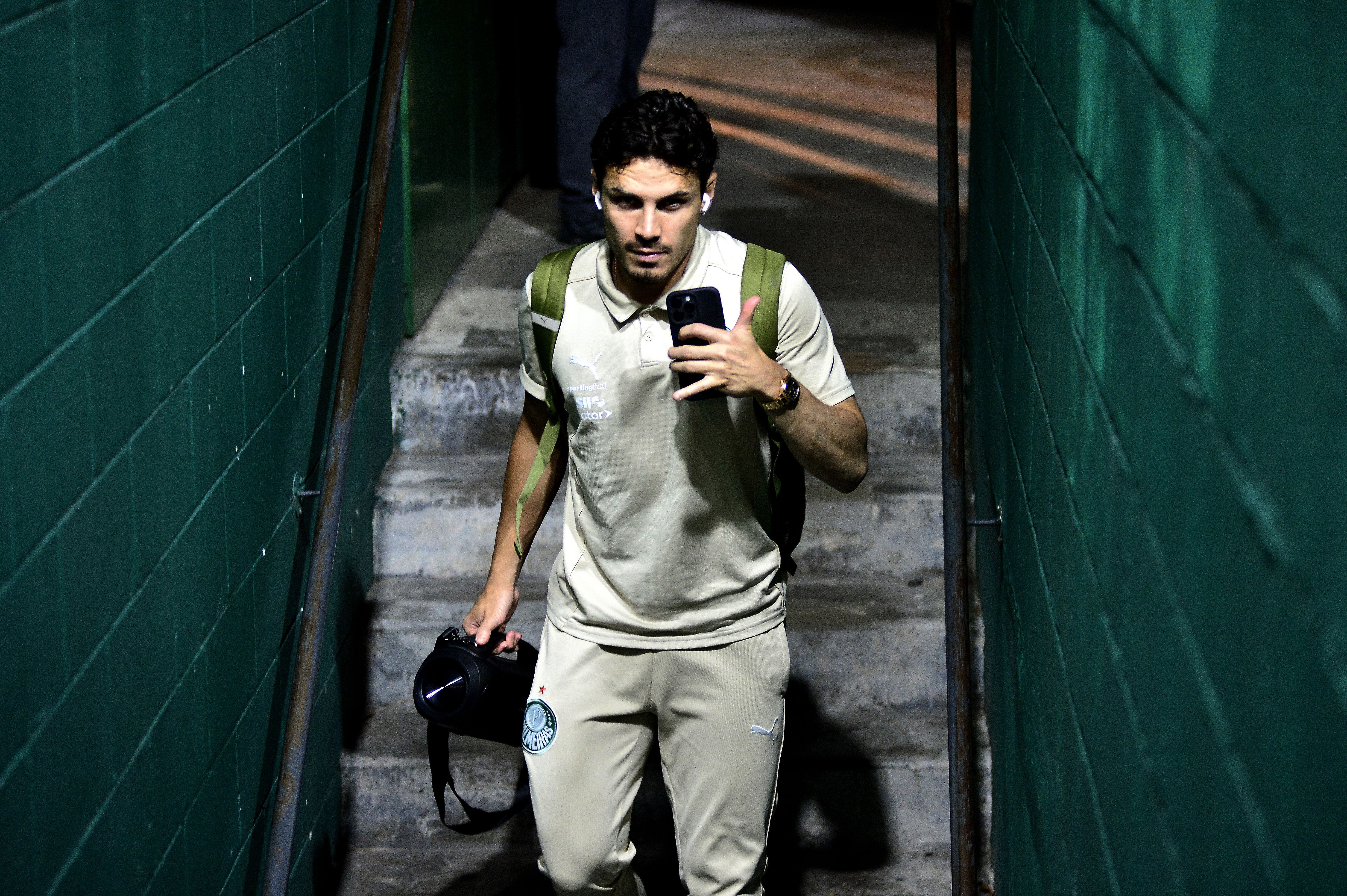 Veiga reassume protagonismo no Palmeiras e busca vitória contra rival que costuma vencer