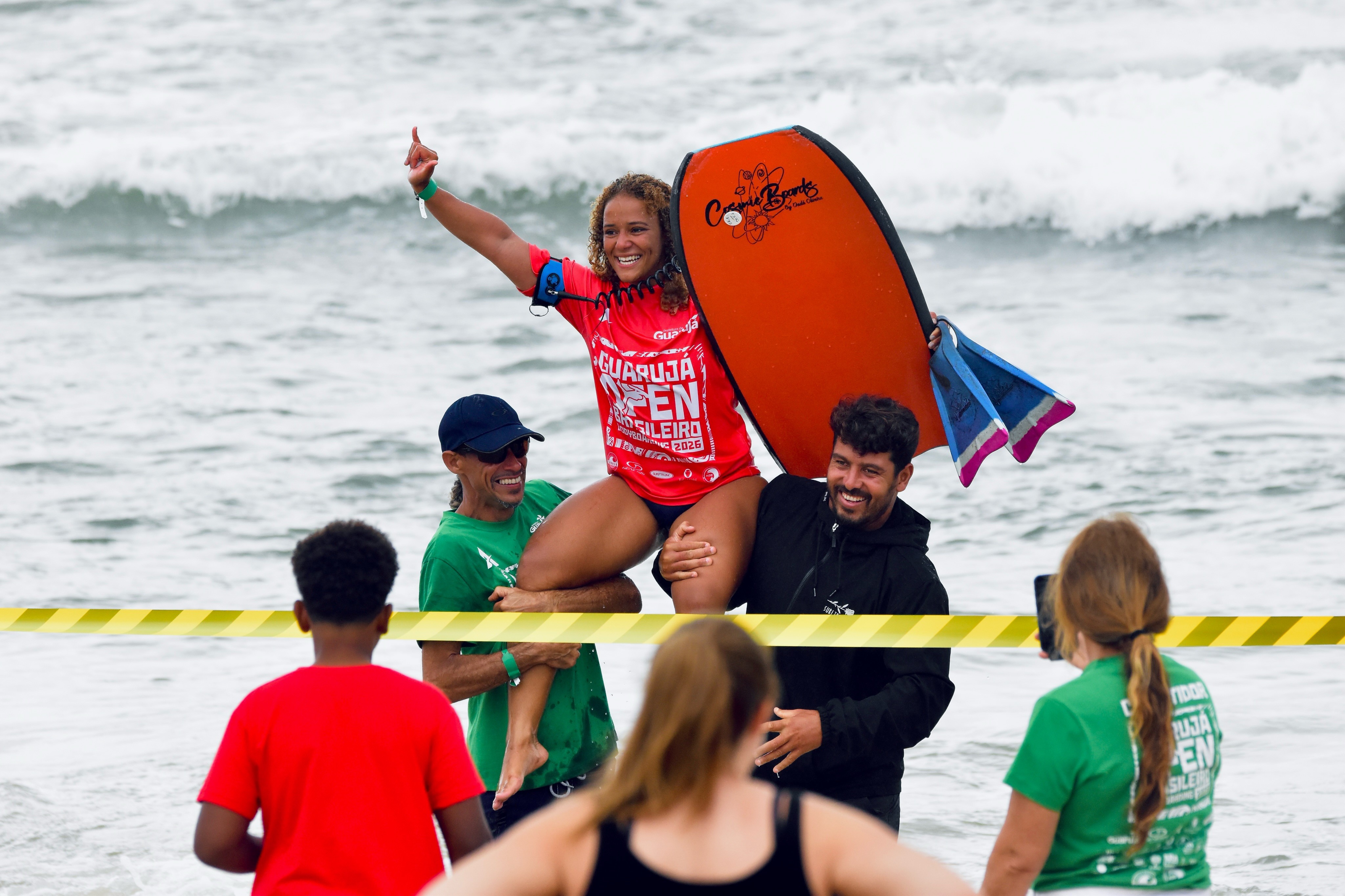 Paolla Oliveira conquista etapa do Brasileiro de Bodyboard no Guarujá