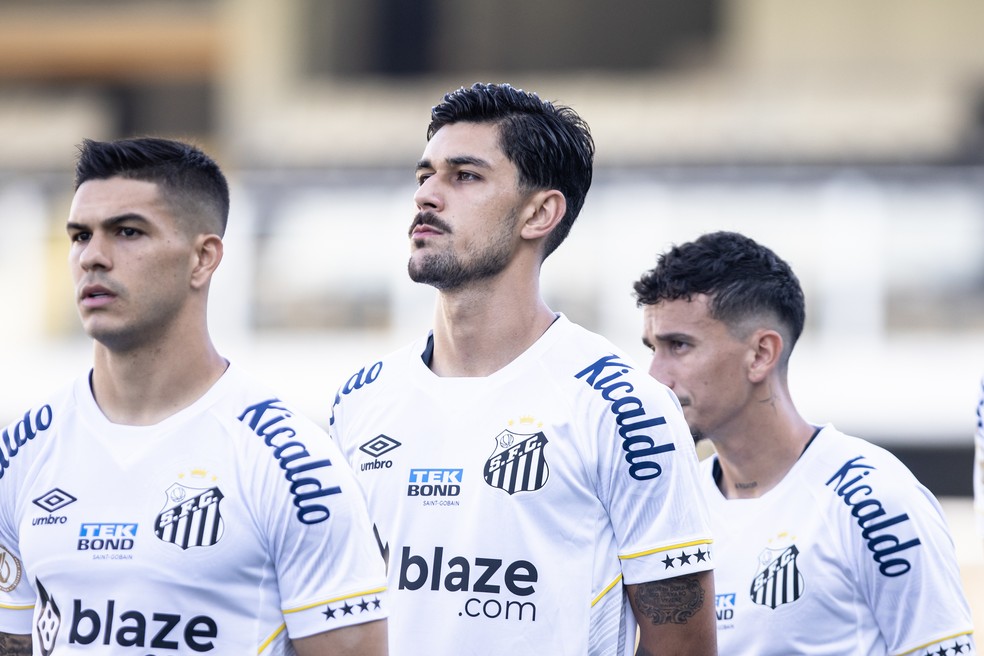 Santos acerta a saída de mais dois jogadores do elenco