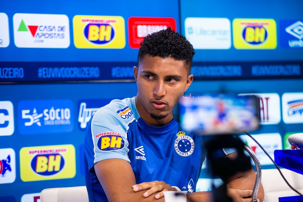 GRANA EXTRA NÃO FAZ MAL! Cruzeiro recebeu um bom dinheiro com percentual de ex-jogadores