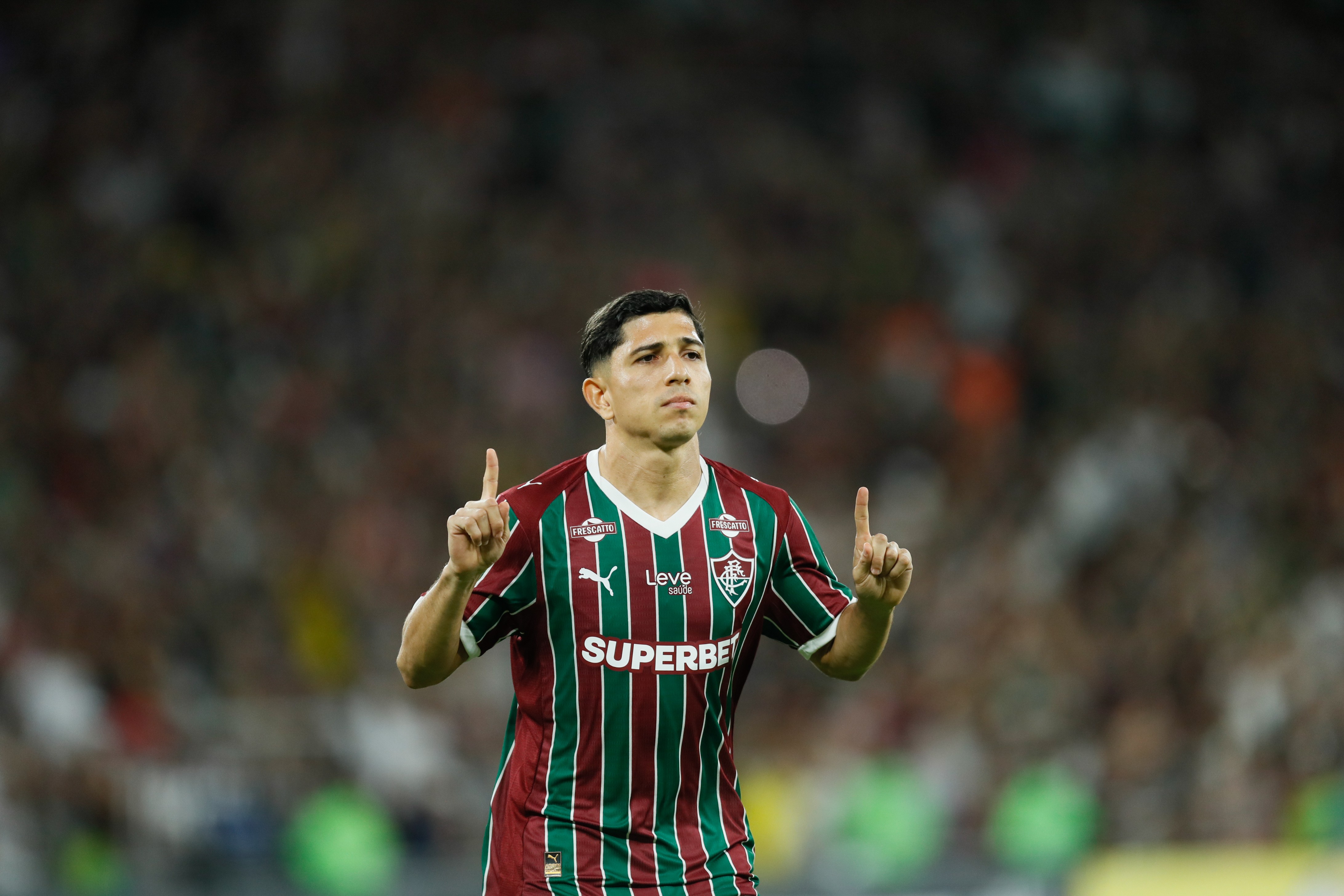 Savarino se destaca como novo cobrador de pênaltis no Fluminense com 100% de aproveitamento