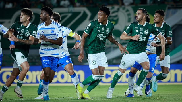 Goiás e Cruzeiro fizeram jogo movimentado no Serra