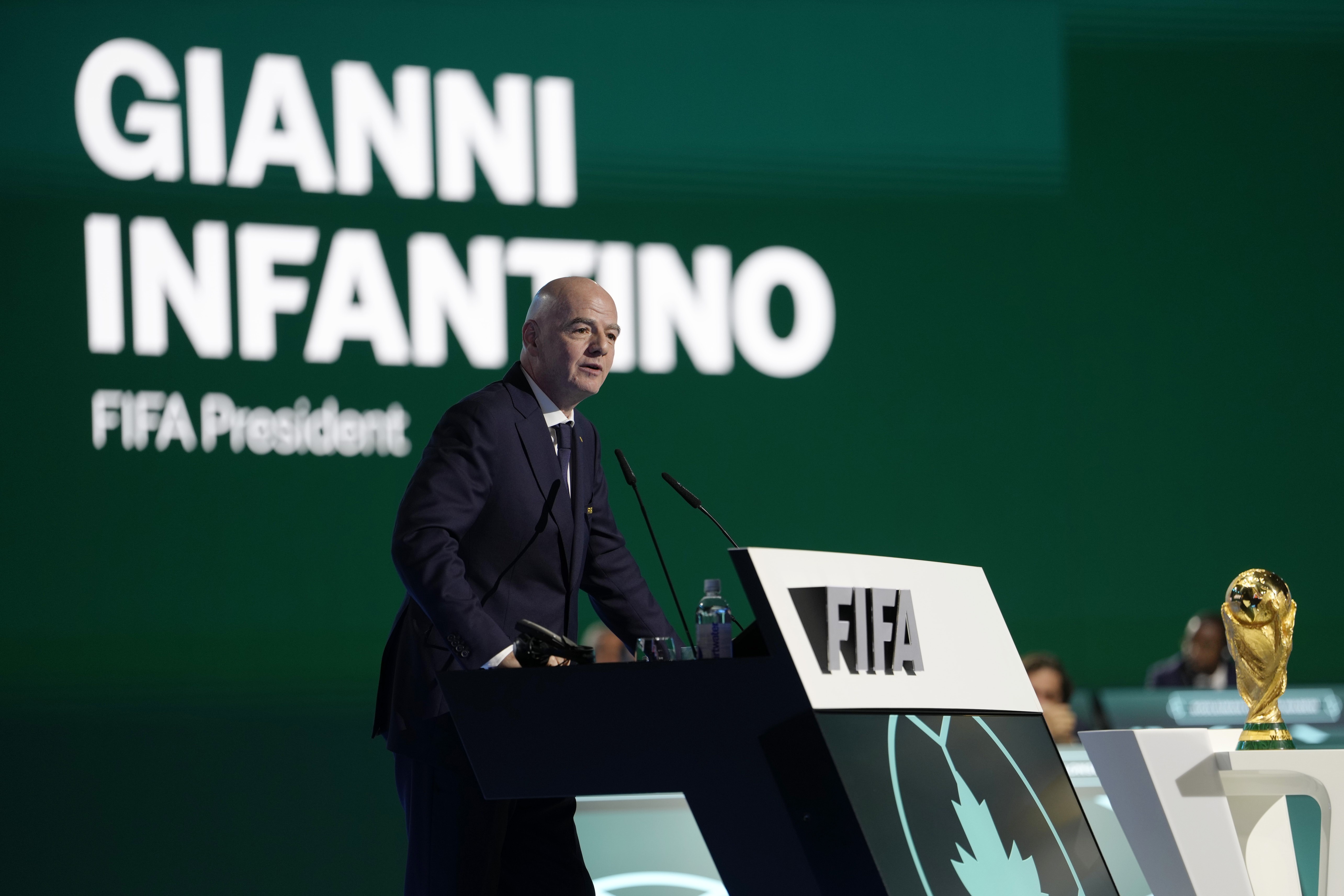 Três confederações garantem apoio a Infantino, que tentará reeleição na Fifa no ano que vem