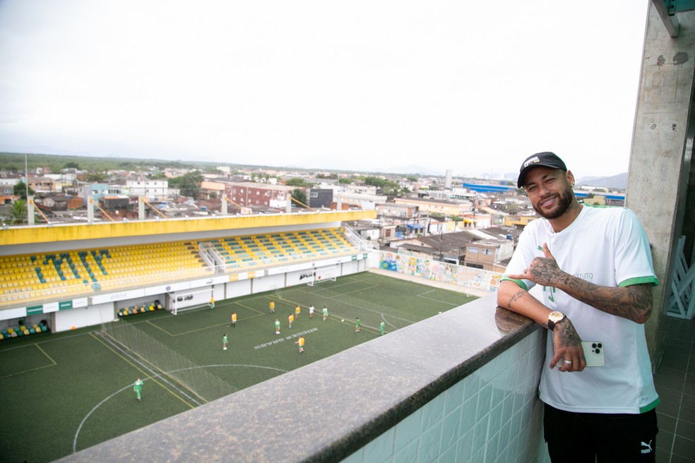 NEYMAR: SANTOS VISITA O INSTITUTO DO CRAQUE 