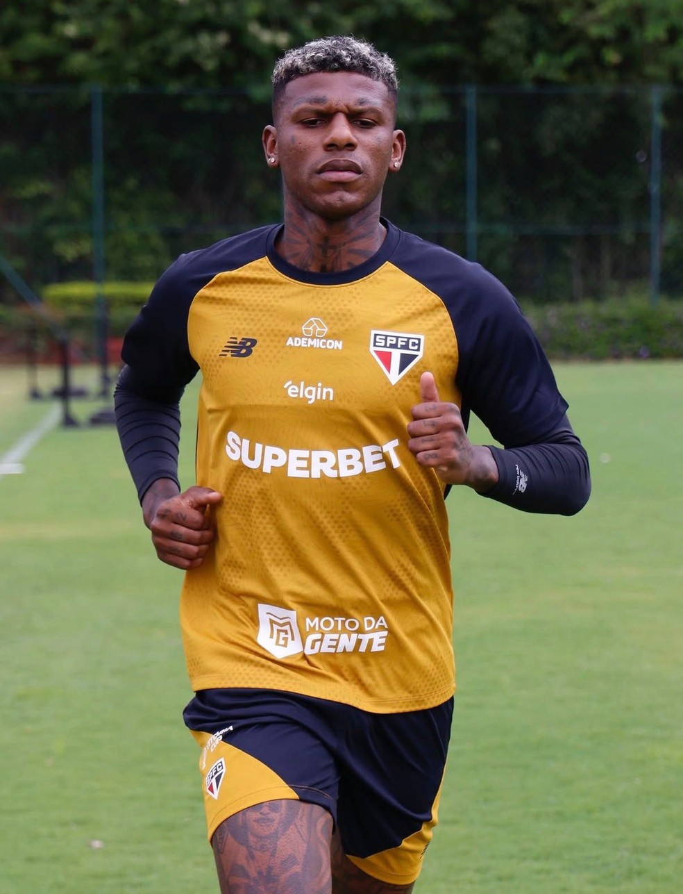 Arboleda em treino do São Paulo — Foto: Rubens Chiri/saopaulofc