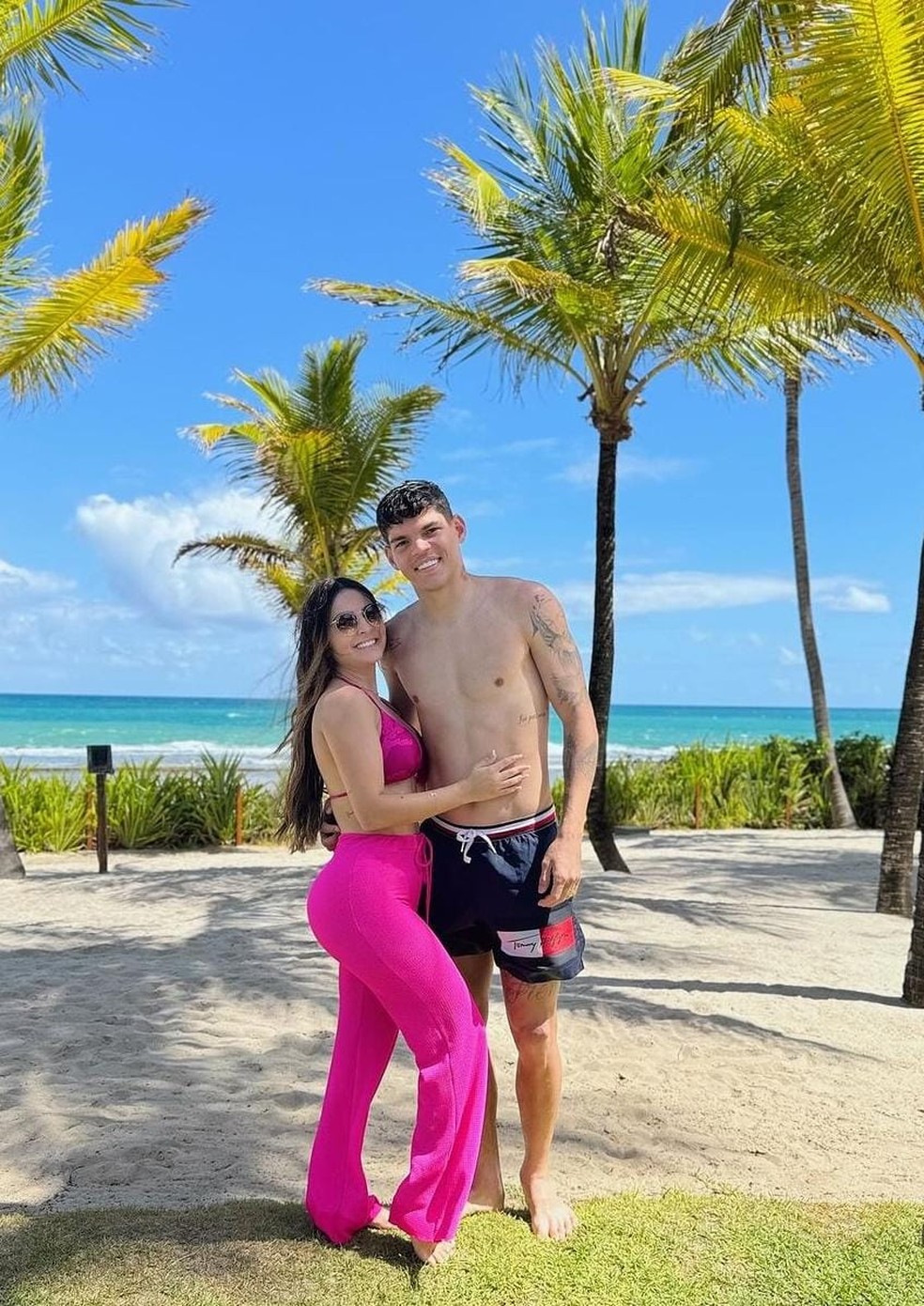 Ayrton Lucas e sua esposa no Nordeste — Foto: Divulgação
