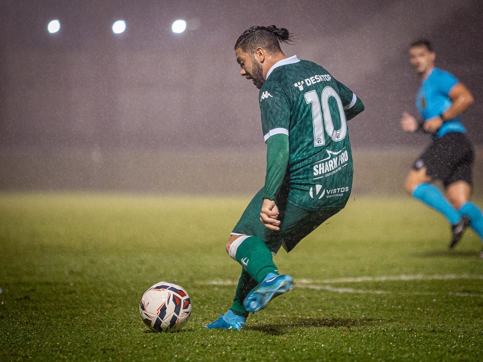 Diego Torres no Guarani em ação pelo Bugre