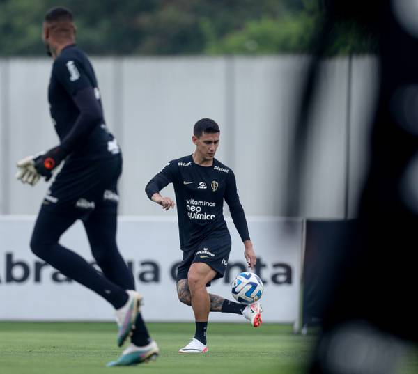 Escalação do Corinthians: Rojas viaja, e Mano tem grupo completo para decisão em Fortaleza